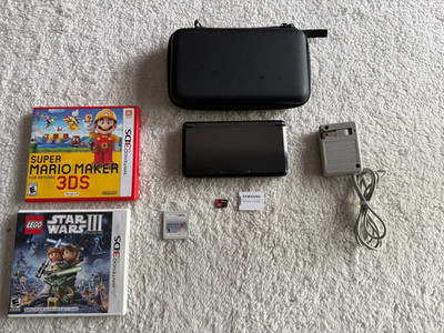 Nintendo 3DS Handheld Console Cosmo Black Bundle 3 Games 32GB Memory Card Nice!