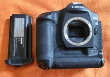 Canon EOS-1D Mark II Digital SLR Camera Body