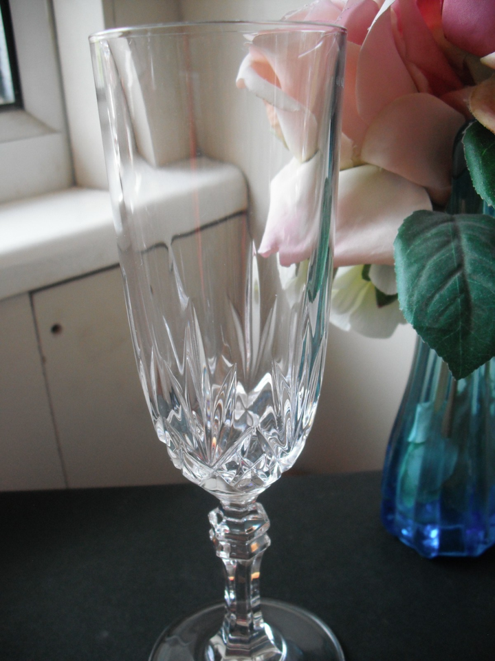 Pair Of Pretty Lead Crystal Champagne Flutes Glasses Prosecco Cava CF7 pair-of-pretty-lead-crystal-champagne-flutes-glasses-prosecco-cava-cf7