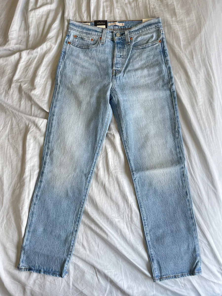 Levi's wedgie straight 2024 jeans light wash