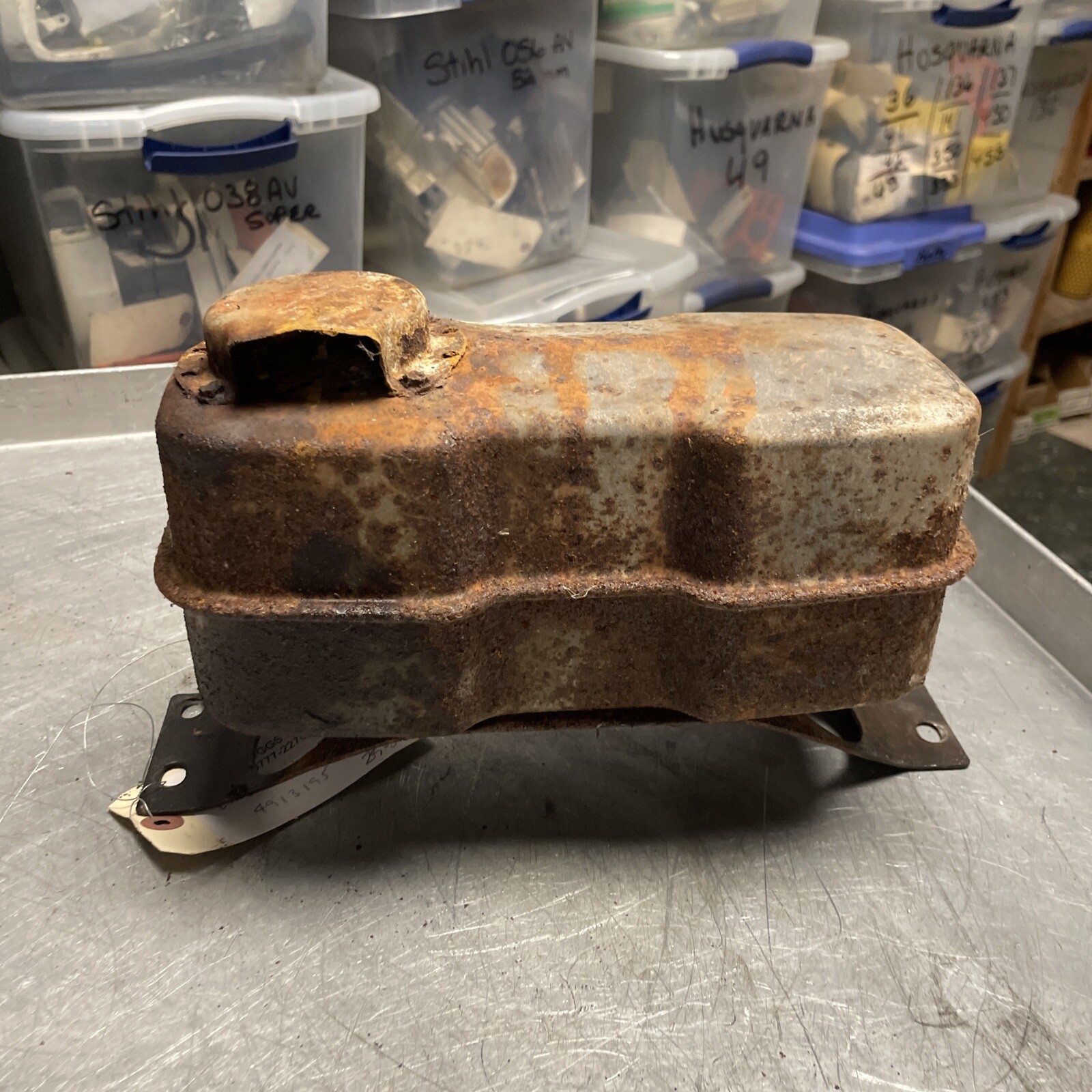 OEM GOOD USED 20HP BRIGGS OPPOSED 460777-2276-E1 CRAFTSMAN MUFFLER  