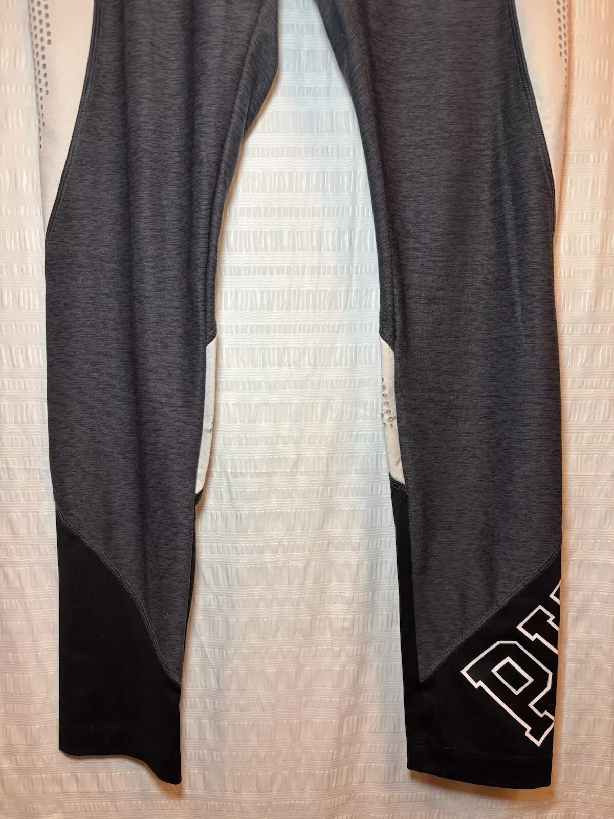 victoria-secret-vs ultimate athletic workout gray leggings