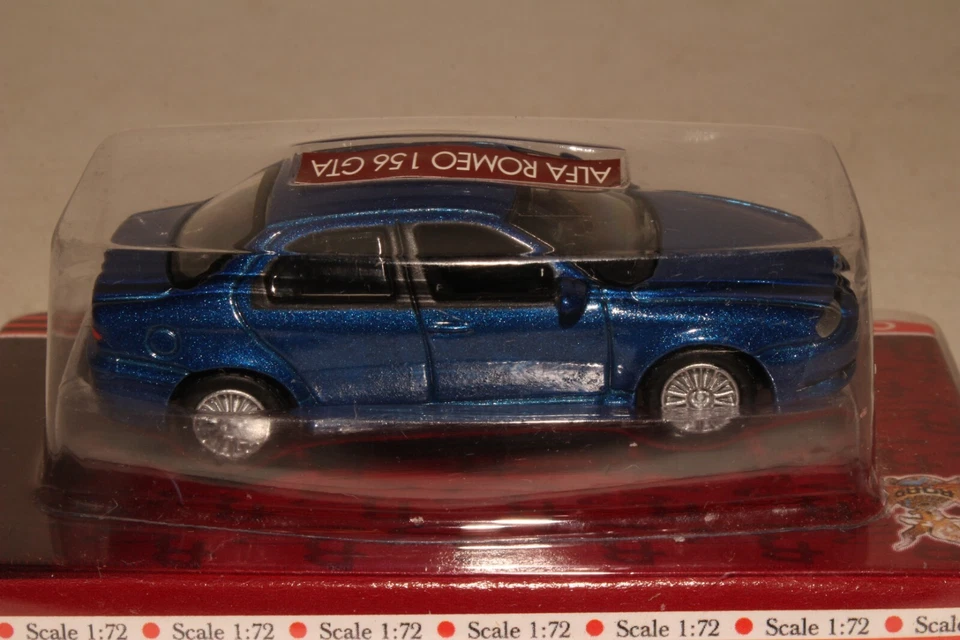 Yat Ming Road Legends Alfa Romeo 156 GTA, azul escala 1:72 Foto 4 de 4