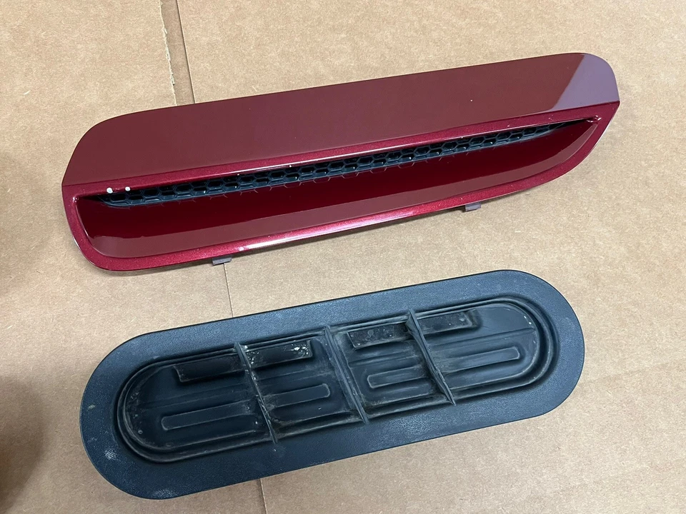 2008 2009 Pontiac G8 Hood Vent Hood Scoop Set Left Right OEM GM Sport Red SRM - Image 3 of 4