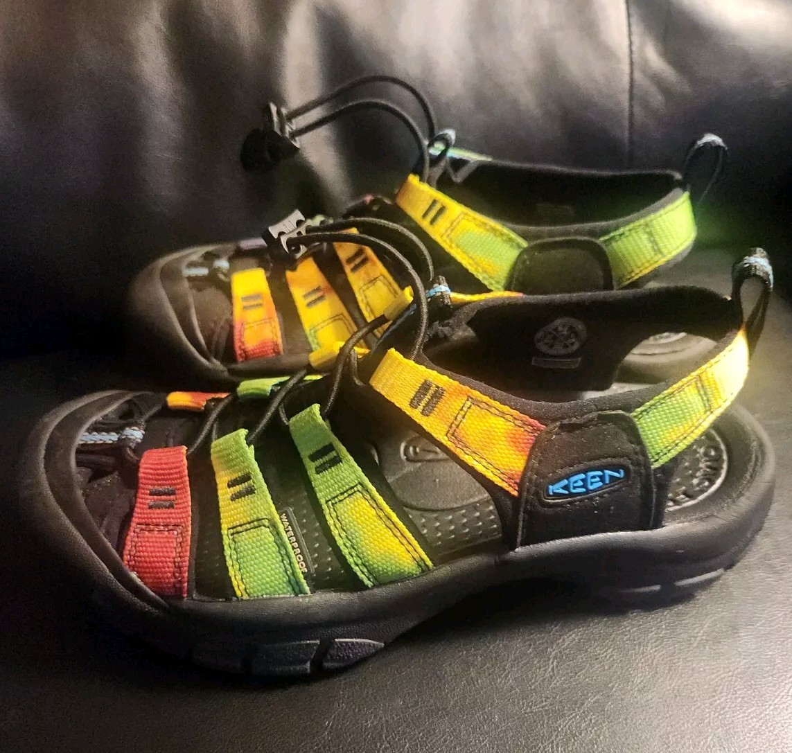 Sandali Keen donna 6 5 Newport retrò originali escursionismo arcobaleno orgoglio tie dye NUOVI