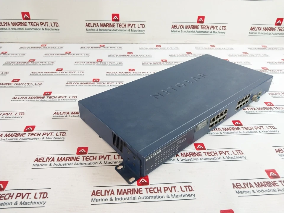 NETGEAR GS716T Prosafe 16 Port Gigabit Smart Switch AC 100-240VAC 50-60HZ - Image 3 of 4