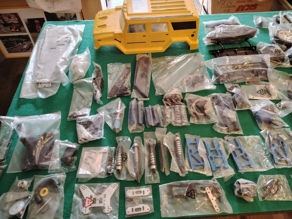 HUMMER H2 HOBBY WORK 1/8 FUORISTRADA DA ASSEMBLARE RARE - Immagine 3 di 4