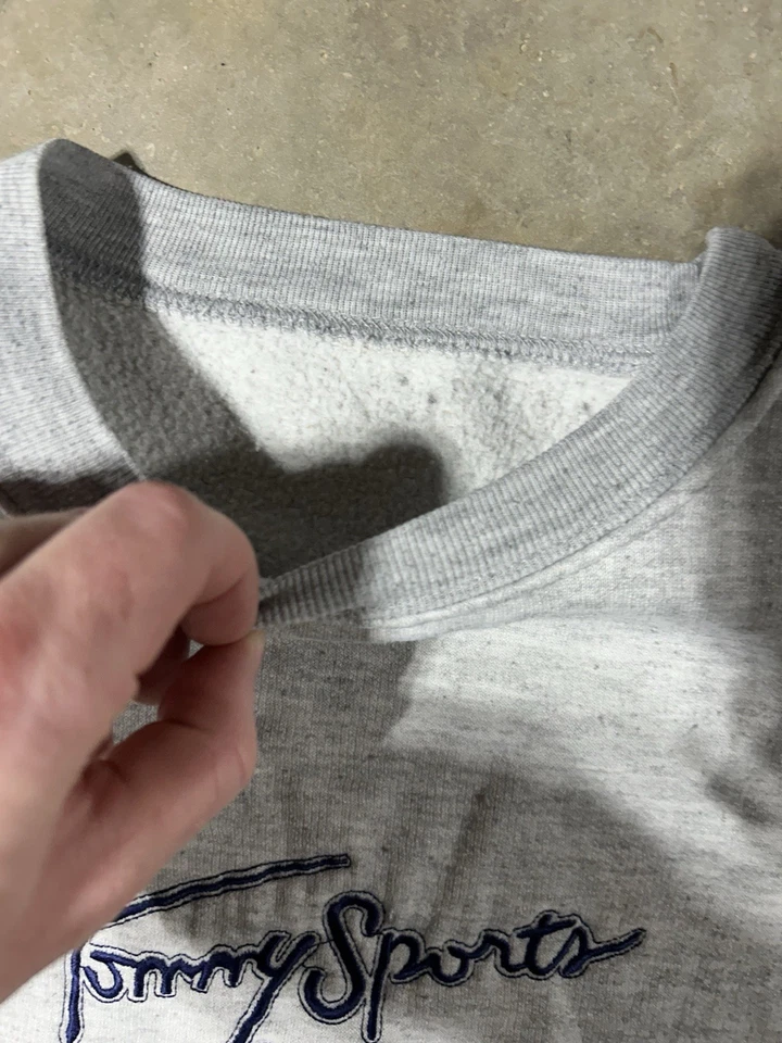 Sudadera deportiva Tommy Hilfiger vintage años 90 con gráfico cuello redondo Foto 4 de 4