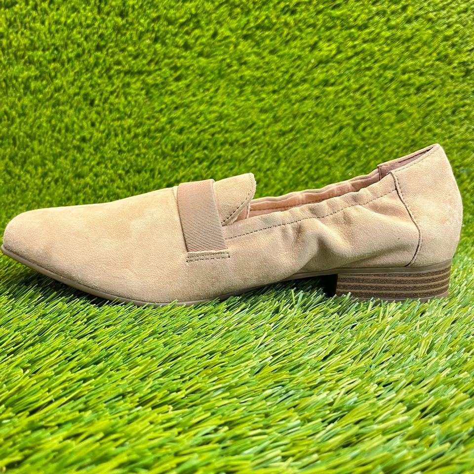 Mocassim sem salto Clarks Tilmont Eve feminino tamanho 9 marrom casual camurça - Imagem 2 de 4