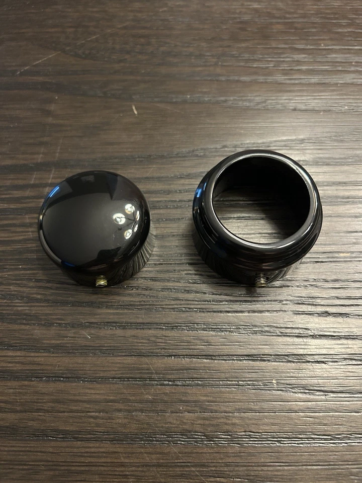 Cubiertas de tuerca de eje trasero Harley Davidson - negro brillante parte # 43000109 Foto 2 de 4