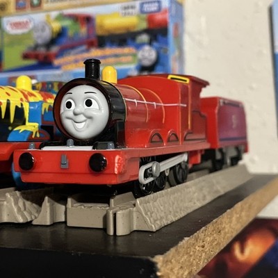 Thomas & Friends Trackmaster Flip Face Talking James (READ)