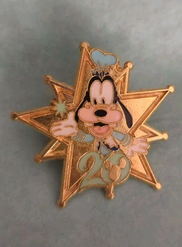 Tokyo DisneySea 20th Anniversary "Time to Shine" Goofy Game Prize Disney Pin