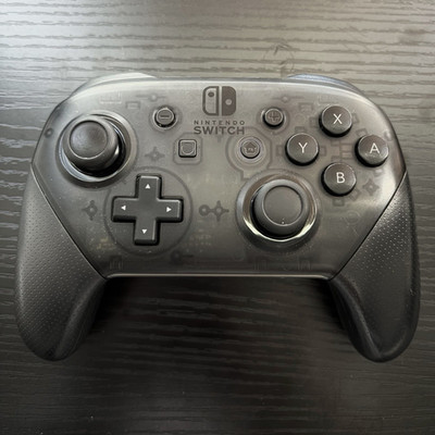 (READ DESCRIPTION) Nintendo Switch Wireless Pro Controller - Black