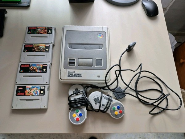 SNES PAL Spain Supernintendo + 2 mandos + Donkey Kong 1, 2, 3 + Asterix Obelix