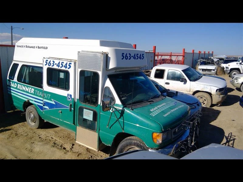 Used Right Rear Cargo Door Assembly Back fits: 2002 Ford E250 VAN w/window Right Foto 2 de 4