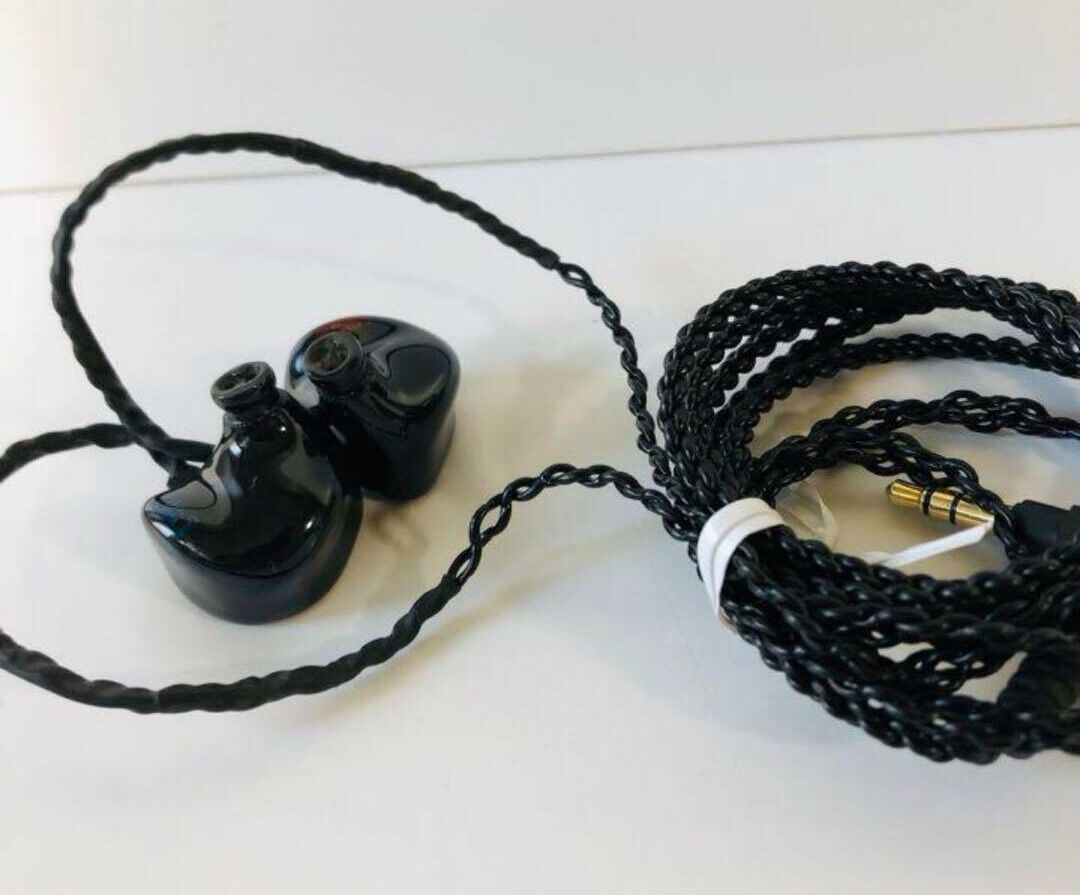 Unique Melody MACBETH Universal IEM Hybrid Drivers UNM-3140 Unique Melody MACBETH Universal IEM Hybrid Drivers UNM-3140