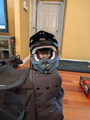 SHOEI VFX-EVO FAITHFUL HELMET & 100% Armega Red Light Saber goggles