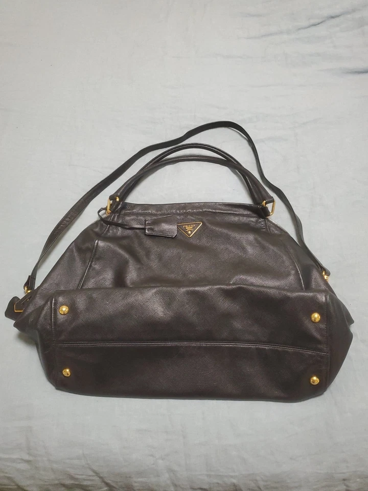 PRADA Saffiano Black Leather Handbag with Gold Hardware and Zipper Closure - Image 4 of 4