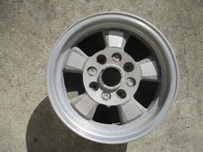 One 15x5.5 Aluminum Riviera Style Wheel 70-76 Porsche 914-4-used One 15x5.5 Aluminum Riviera Style Wheel 70-76 Porsche 914-4-used