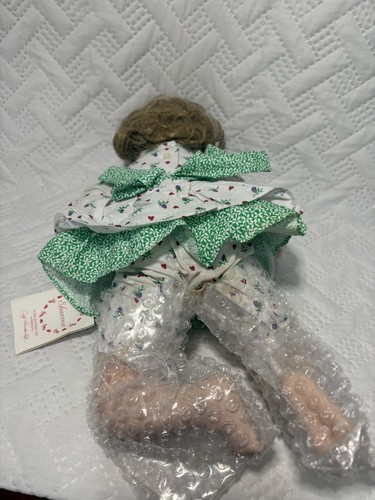 Muñeca de porcelana Heritage Dolls The Hamilton Collection Shannon 16" pintada a mano - Imagen 6 de 15