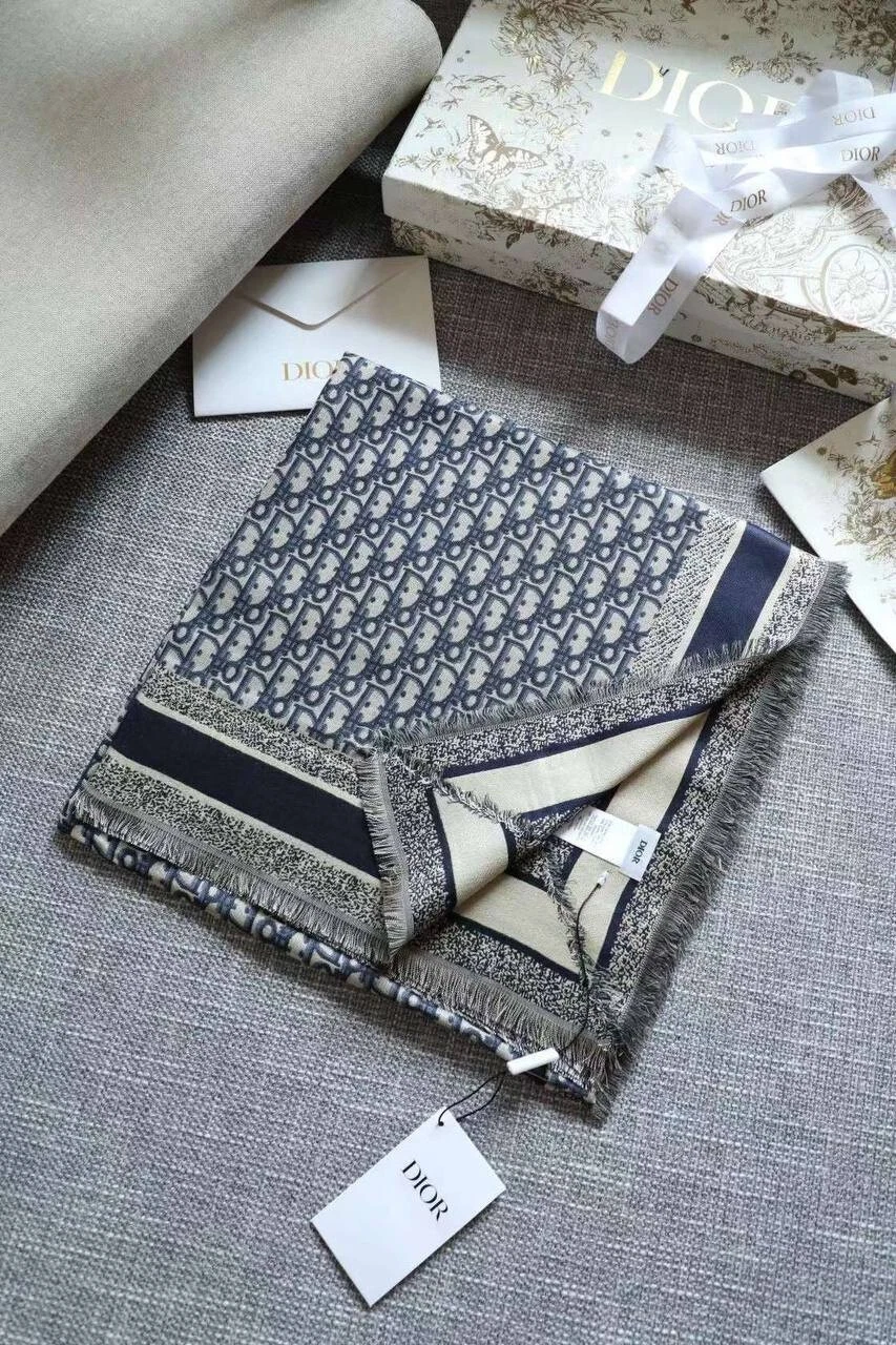 Mouchoir Christian Dior imprimé bleu (laine soie) taille 140x140