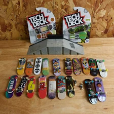 Tech Deck Lot 21 Skateboards Fingerboards 2 New w/ Ramps