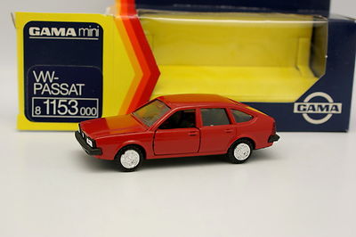 Miniature Gama 1/43 – VW Passat 5 Portes Rouge B (état Neuf Avec Boîte)