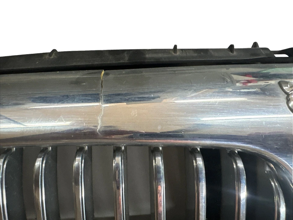 Parrilla delantera cromada Jaguar X Type 2002-2008 Foto 2 de 4