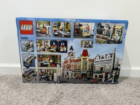 Brand New In Factory Sealed Box LEGO Creator Expert: Parisian Restaurant (10243)