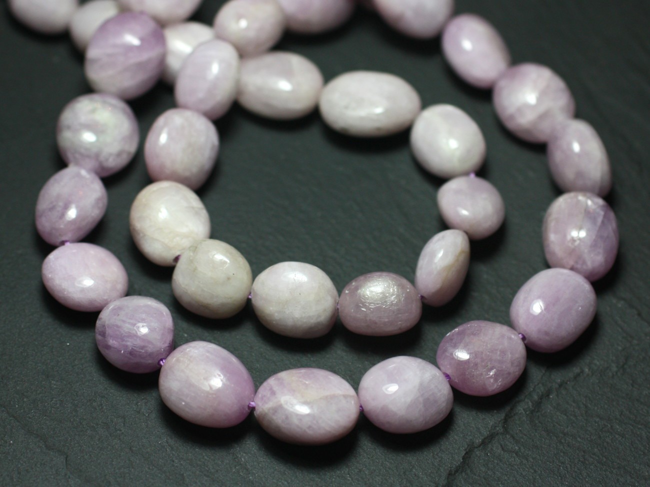 Fil 39cm perles de pierre Kunzite Rose olives, idéal pour créer vos bijoux d'été