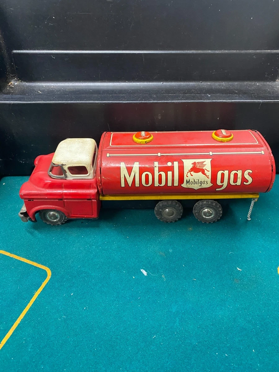 Mobilgas 小型金属製ミニカー Mobil Gas Toy Truck In Vintage & Antique Tin Toy Vehicles for sale