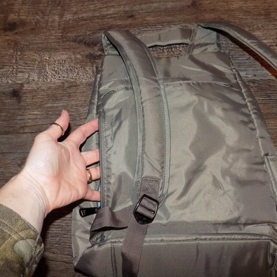 Lug Hatchback Infinity Collection Backpack Taupe Grey Small Travel Bag Excellent Lug Hatchback Infinity Collection Backpack Taupe Grey Small  main image 3