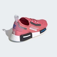 adidas gazelle silver green womens adidas Originals NMD R2 Damen Sneaker Sportschuhe Turnschuhe Rosa Weis –  Sportsgeiz main image 1