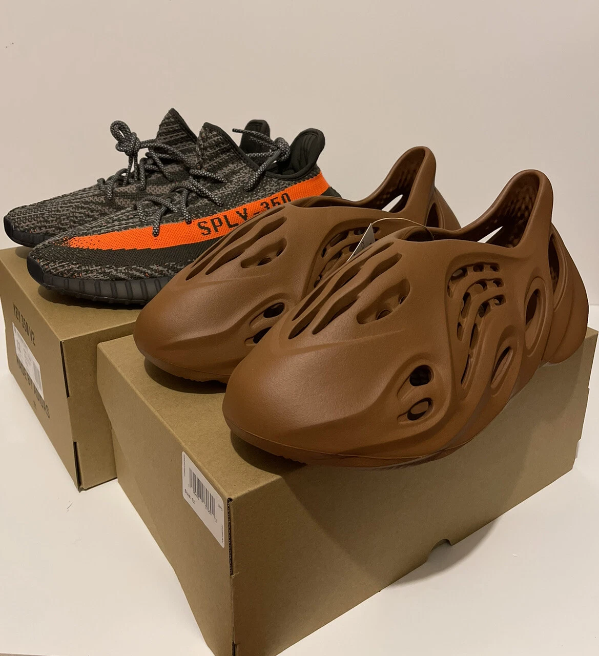 Adidas Yeezy Foam RNR rosso argilla HP5335 taglia 12 e Boost 350 V2 beluga in carbonio taglia 12