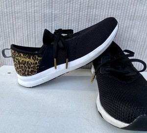 SHOES SNEAKERS TENNIS WOMENS 8.5 NEW 