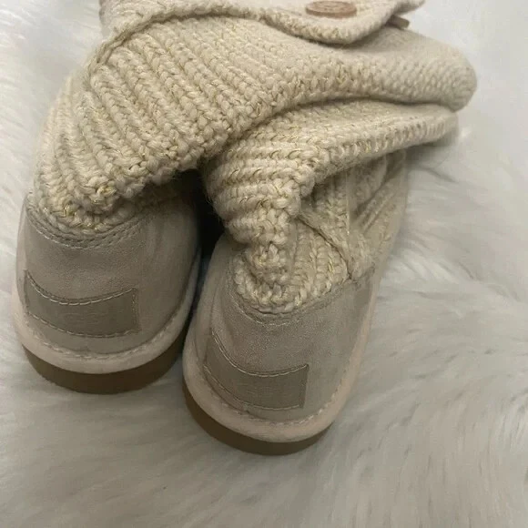 UGG Crema Acogedora Tejido Suéter Botón Botas Talla 7 Foto 4 de 4