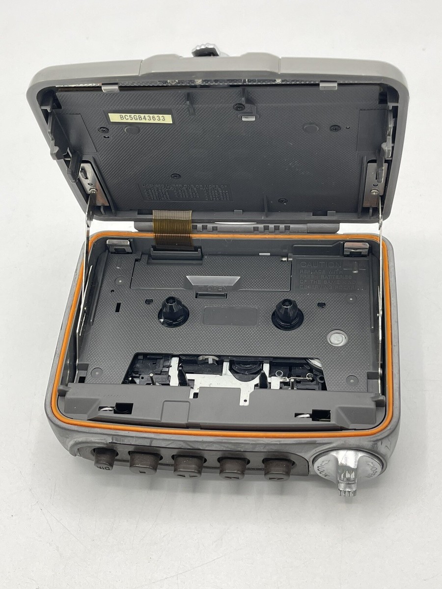 PANASONIC RQ-SW20 WALKMAN CASSETTE PLAYER AM/FM AUTO REVERSE PANASONIC RQ-SW20 WALKMAN CASSETTE PLAYER AM/FM AUTO REVERSE