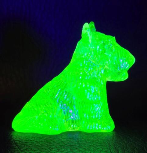 Boyd's Crystal Art Glass DUKE the SCOTTIE DOG #12 VASELINE CARNIVAL Glows 2003