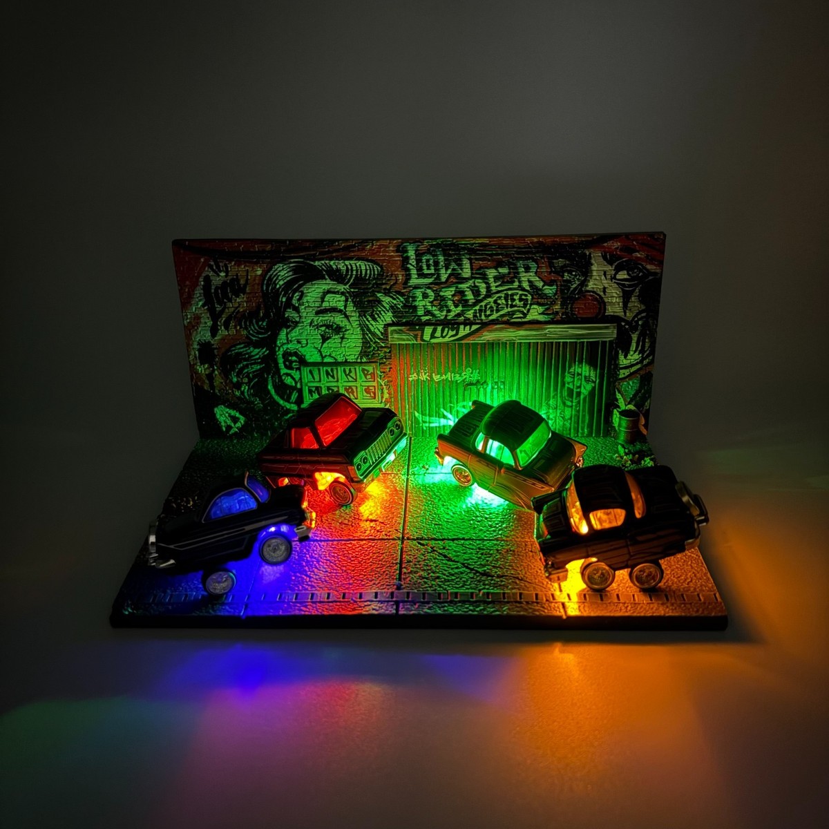 CarTuned 1:64 Lowriders SHOW GLOW Series 1 Set 8 Pcs LED Light