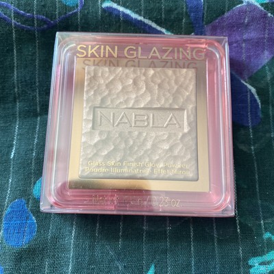 Nabla Cosmetics Skin Glazing Glass Skin Glow Powder in PRIVILEGE Highlighter 