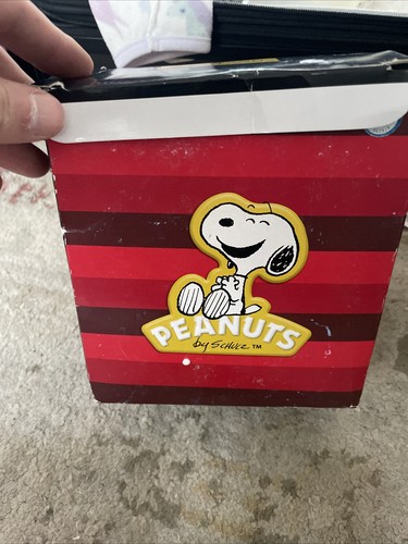 Ceramic Snoopy & Charlie Brown Baseball Salt & Pepper Shaker W/Magnetic W Box - Picture 3 of 6