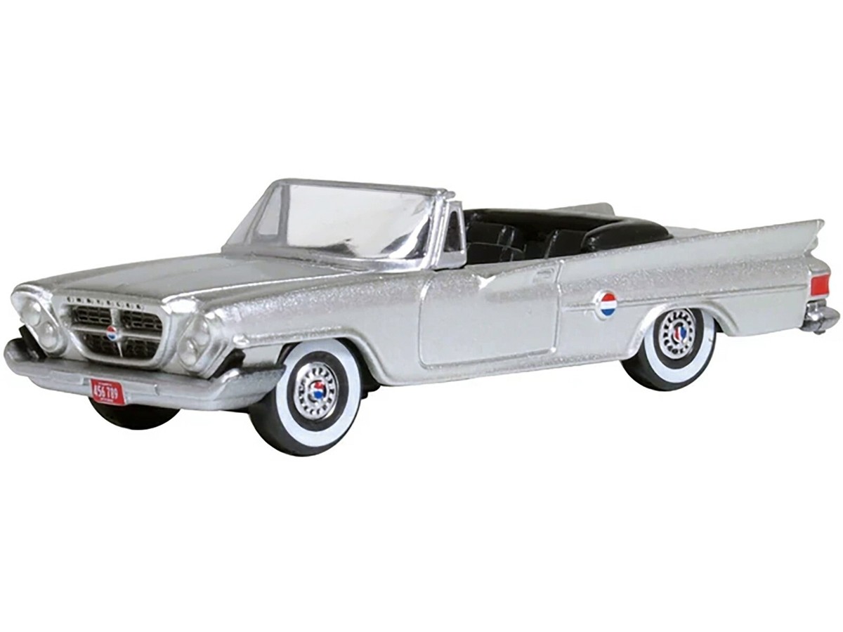 1961 CHRYSLER 300G CONVERTIBLE SHEFFIELD SILVER 1/87 (HO) BY