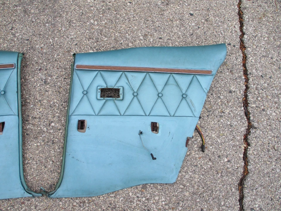 Lincoln Continental Mark III 1968 1969 1970 paneles de puerta con moldura trasera Foto 2 de 4