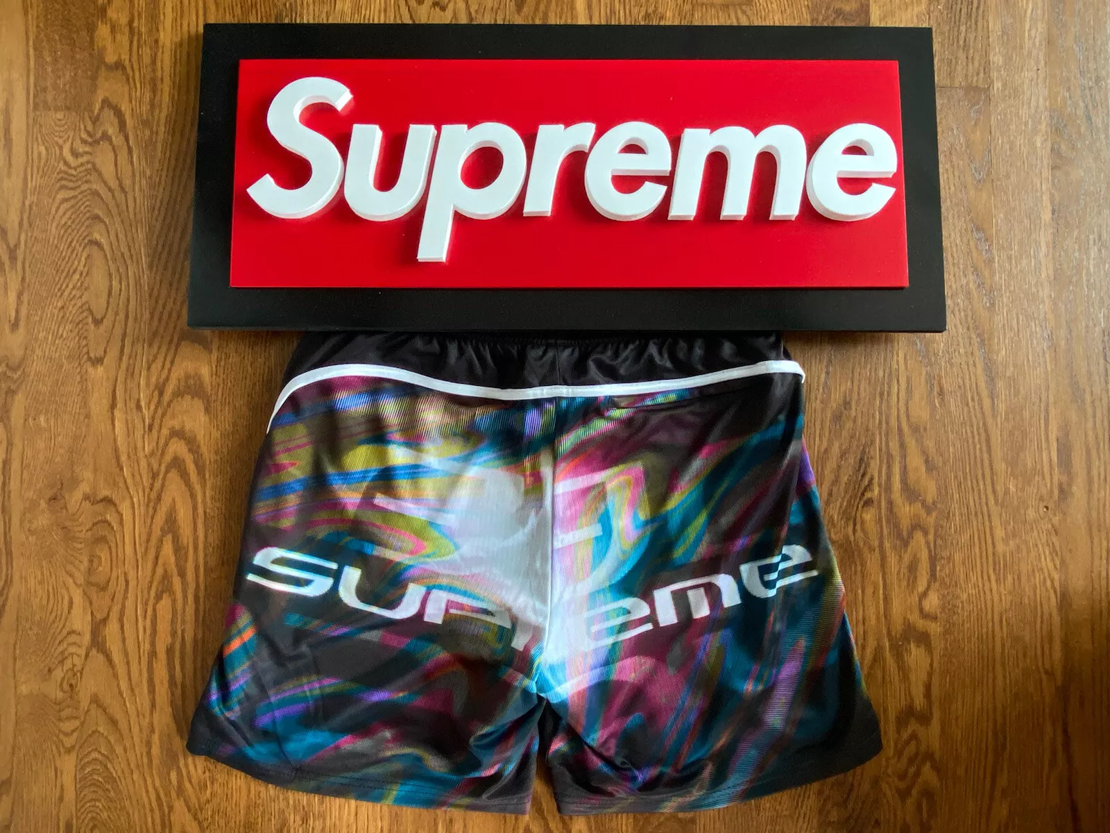 Short de football Supreme Feedback boîte M logo affichage skateboard skateboard