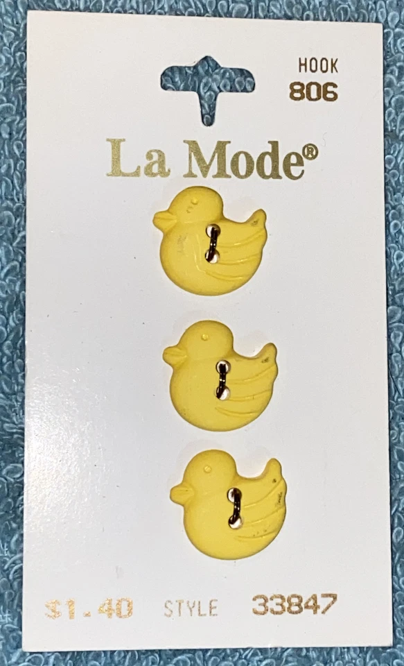 La Mode Buttons 5/8” 16mm Yellow Duck 33847 NOS - Image 2 of 3