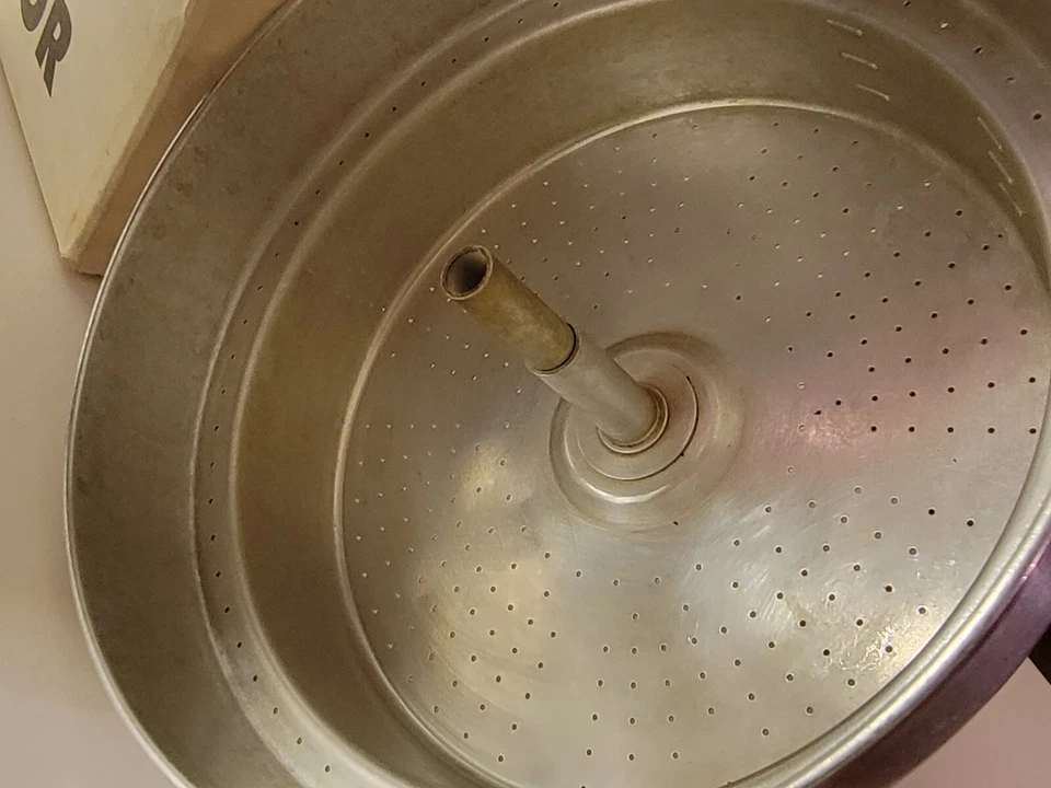 Percolador Eléctrico Mirro-matic 30 Tazas M-0130 Con Tapa Caja Original Funciona Limpio Foto 4 de 4