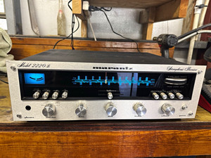 c*t様 マランツ（Marantz）のヴィンテージ・プリアンプ「Model 33 c*t様 マランツ（Marantz）のヴィンテージ・プリアンプ「Model 33 c*t