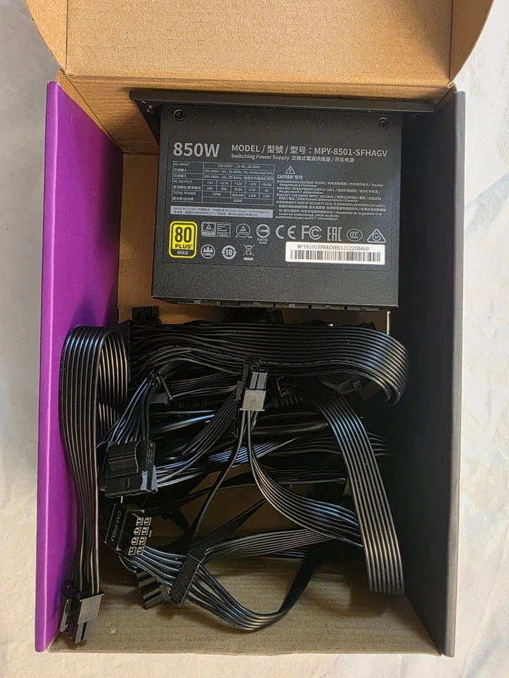 Cooler Master V850 SFX Gold  850W 80 PLUS Gold Alimentatore Full Modular - Immagine 2 di 4