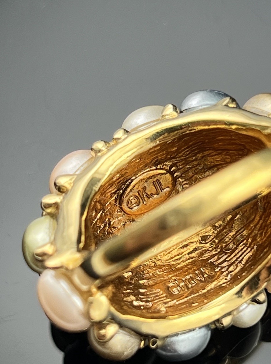 Kenneth Jay Lane KJL Dome Ring Pearl Cabochons VT… - image 8