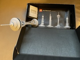 LEGO ARCHITECTURE: Seattle Space Needle (21003)